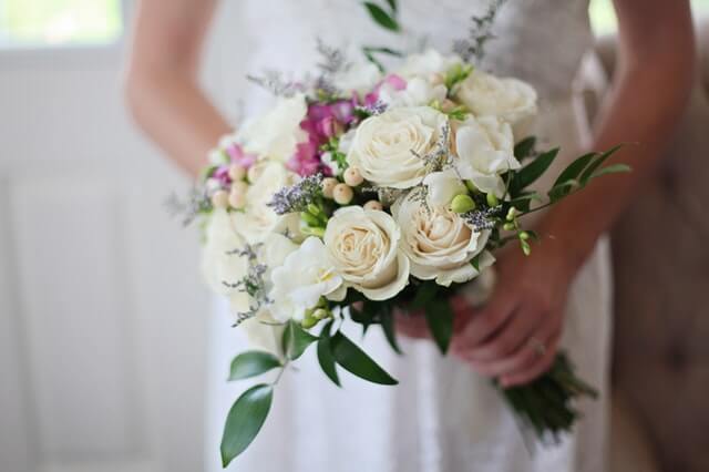 The Winter Flowers and Bouquets to Know About For your Winter Wedding