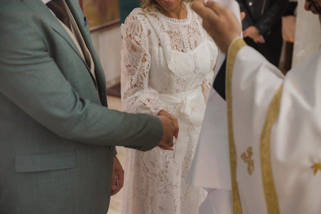 Choosing The Right Wedding Officiant For Your Big Day