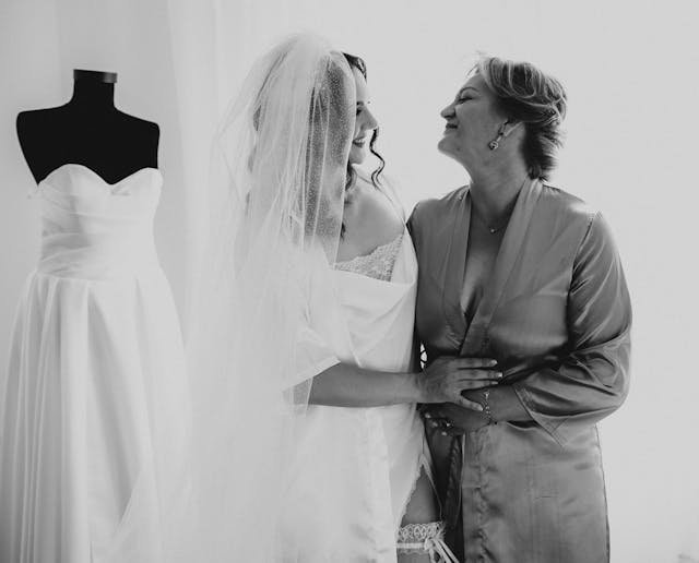 Unique Ways To Celebrate Your Mothers At Your Wedding