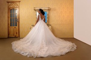 Why Elegance Never Goes Out Of Style In Weddings