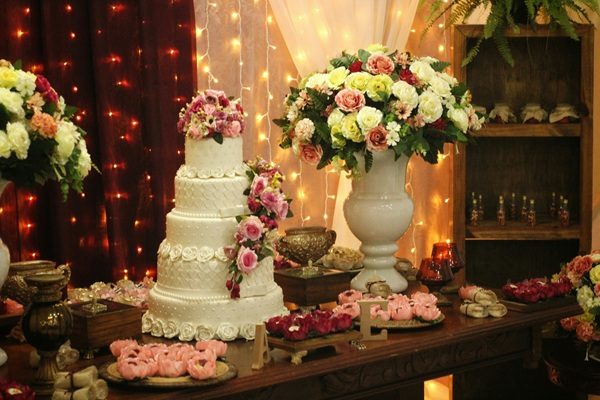 How To Use Seasonal Foliage For Stunning Wedding Decor How To Use Seasonal Foliage For Stunning Wedding Decor