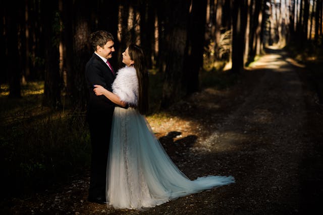 Winter Wedding Wardrobe: Staying Warm Without Sacrificing Style