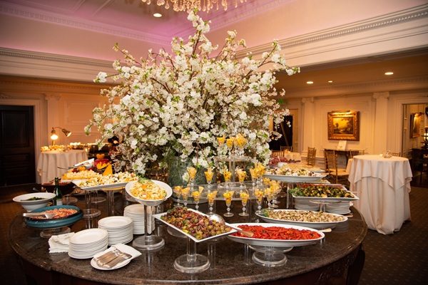 Choosing Hors d’Oeuvres That Appeal To Every Guest
