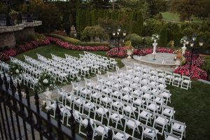 How To Make The First 10 Minutes Of Your Wedding Unforgettable How To Make The First 10 Minutes Of Your Wedding Unforgettable